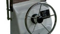 pilot console for boats