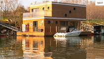 floating house