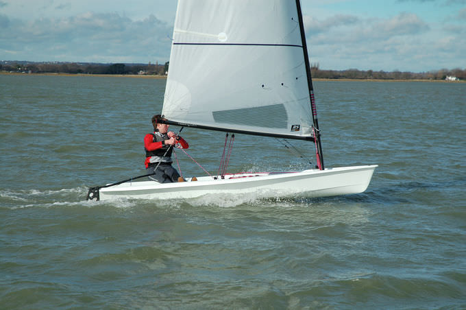 Single-handed sailing dinghy / skiff RS AERO LDC Racing Sailboats