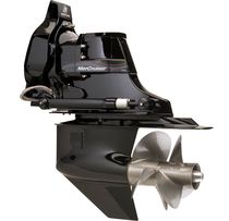 Counter-rotating propeller sterndrive