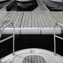 Marina fender / dock / corner