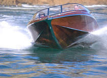 classic boat : in-board runabout DAUNTLESS 750 Cutwater Marine