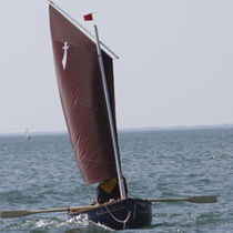 classic sailing and rowing open boat LE LASCAR DU TOUL'RU La GAZELLE DES SABLES