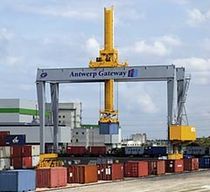 container stacking crane (automatic)  Gottwald Port Technology