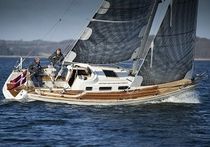 cruising sailboat (deck saloon, teak deck) 325E Faurby yachts