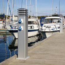 dock power and water pedestal (with integrated light) T4 Tallykey
