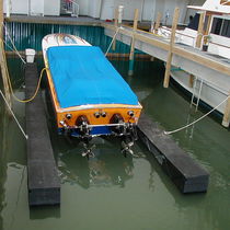 floating boat lift BOATFLOAT&reg; BoatFloat