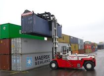 loaded container handler (with top-lift spreader) 47T SVETRUCK