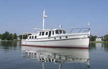 motor-boat : express-cruiser (downeast, semi-custom) Dave Gerr Shoal Draft, NANCY LAKIN Covey Island Boatworks