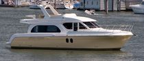 motor-boat : flybridge express-cruiser 4800 Navigator Yachts