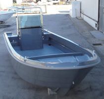 motor-boat : outboard center console boat (utility) BREEZE 820 Conero