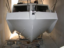 motor-boat : in-board cabin-cruiser (sport, 6 berth) TRIDENT 700 MANDL - Living on Water, Ltd.