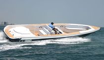 motor-boat : in-board center console boat (yacht tender) CHASE 38 Novurania