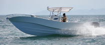 motor-boat : outboard center console boat (twin engine, T-Top) AKES 27 Akesdesign