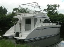 power catamaran : express-cruiser (semi-custom) ROBERTS 36 Coastal Boats