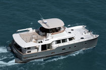 power catamaran : flybridge trawler 50' BambaYachts