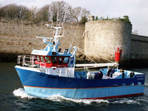 professional fishing-boat : tuna seiner 17M Chantiers Piriou
