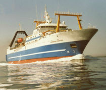 professional fishing-vessel : fishing-trawler (shipyard) 5446 DWT / KAPITAN AZARKIN  Factorias Juliana, S.A.U.