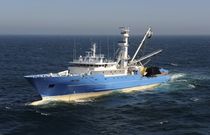 professional fishing-vessel : tuna seiner (shipyard) 90M Chantiers Piriou
