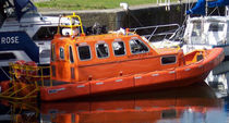 rescue boat : rigid inflatable boat (in-board, with enclosed cockpit) PHANTOM Delta