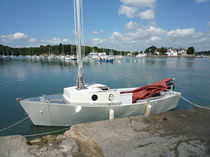 sailboat : classic day-sailer (lifting keel, trailerable)  CNTI