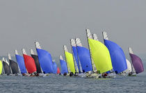 sailboat : racing keelboat (one-design, lifting keel, bow-sprit) OPEN 5.70 Phil&eacute;as Boats