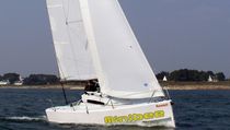 sailboat : racing keelboat (with cabin, bow-sprit) MINIBEE BARRAMUNDI BOATYARD