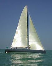 sailboat : racing sailing-yacht (in carbon, canting keel) SOLUNE D&eacute;cision