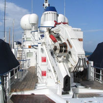 ship deck crane : knuckleboom crane  MKG