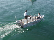 sport-fishing boat : open boat DERVINIS 450 BORD A BORD