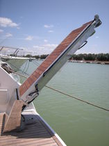 telescopic boat gangway (aluminium, teak) FLIGHT 100 Compass Marine