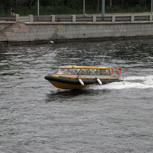 sightseeing boat / crew boat / water taxi / excursion boat