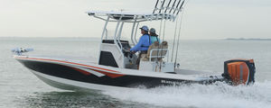 outboard bay boat / center console / sport-fishing / with T-top