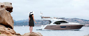 inboard express cruiser / IPS POD / flybridge / 12-person max.