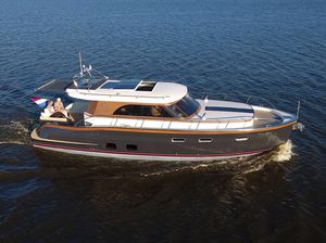 inboard express cruiser / 6-berth