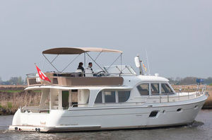 inboard express cruiser / flybridge / canal / classic