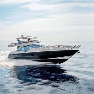 cruising motor yacht / flybridge / GRP / carbon fiber