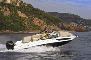 inboard cabin cruiser / open / 8-person max. / twin-berth