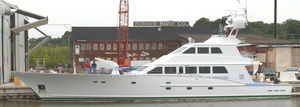 high-speed super-yacht / sport-fishing / wheelhouse / displacement
