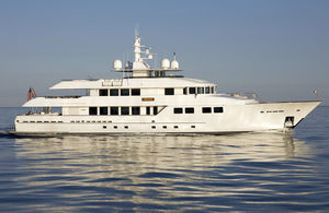 high-speed luxury mega-yacht / traditional / raised pilothouse / displacement hull