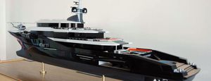 cruising mega-yacht / wheelhouse / aluminum / steel