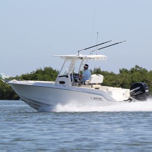 center console monohull boat / sport-fishing / with T-top