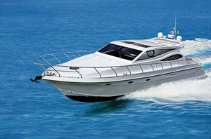 inboard express cruiser / hard-top / 16-person max. / 3-cabin