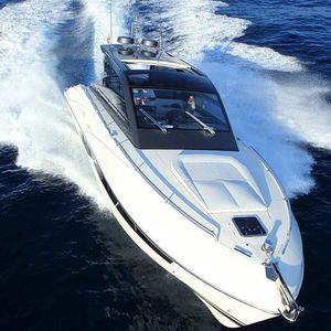 cruising motor yacht / hard-top / planing hull / 3-cabin