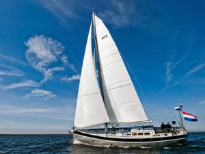 cruising sailing yacht / aluminum / open transom / custom