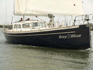 monohull / cruising / open transom / 2-cabin