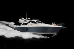 cruising motor yacht / flybridge / IPS POD / planing hull