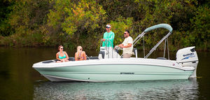 outboard deck boat / 9-person max.