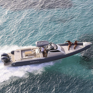 outboard inflatable boat / twin-engine / rigid / center console