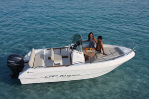 outboard center console boat / open / 7-person max. / sundeck